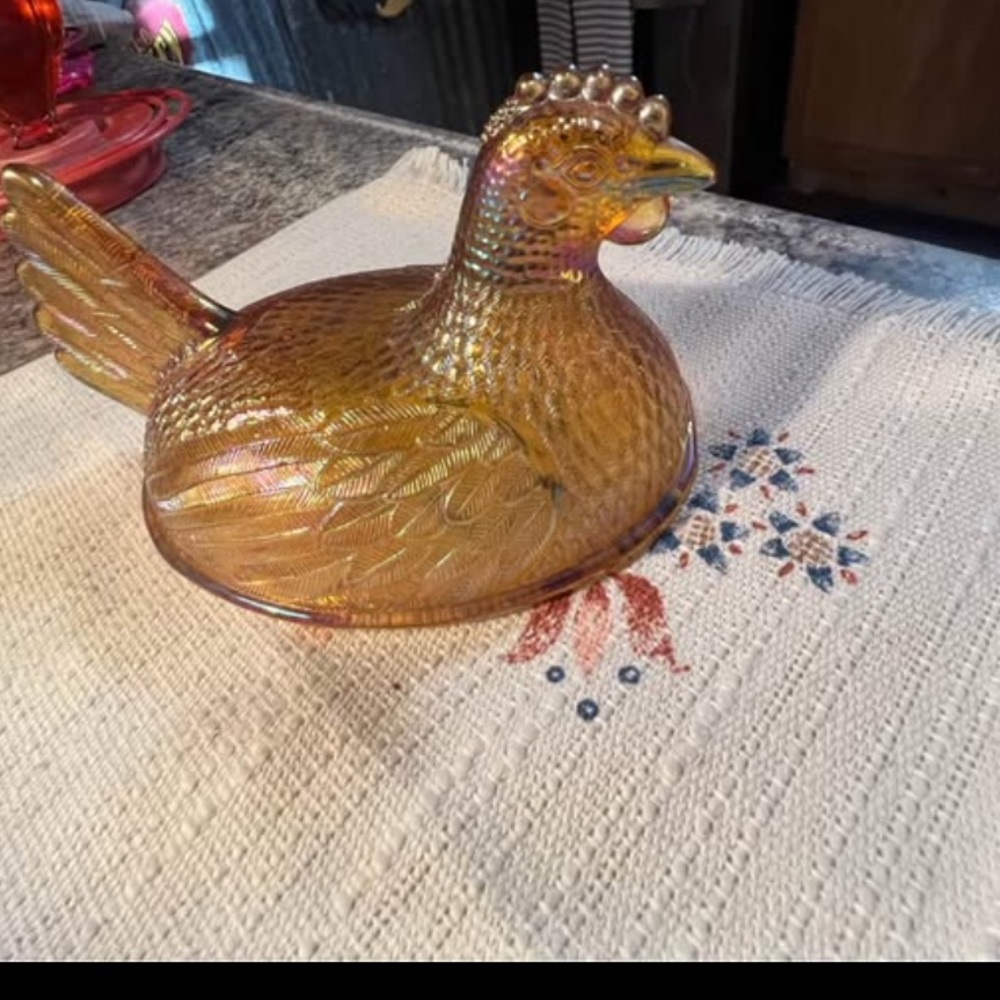 Vintage amber carnival glass hen  on the nest lid only